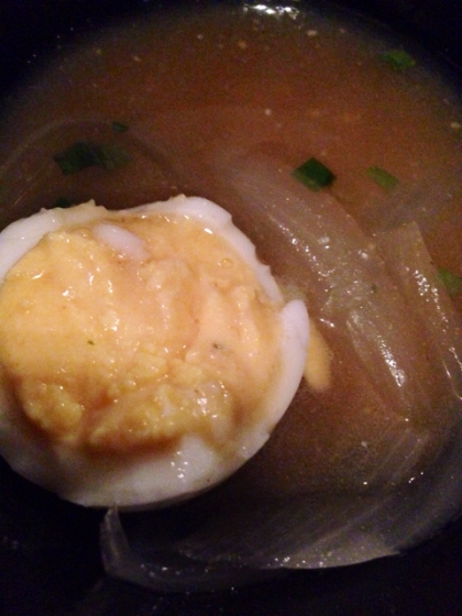 茹で卵入り味噌汁