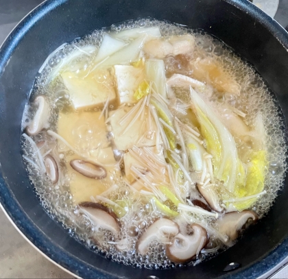 脂質制限中の家族用に油揚げばガマンしてもらいました(^^;; でもおいしかったです！
土鍋だともっとおいしくできるんだろうなぁ…小さい土鍋がほしくなりました。