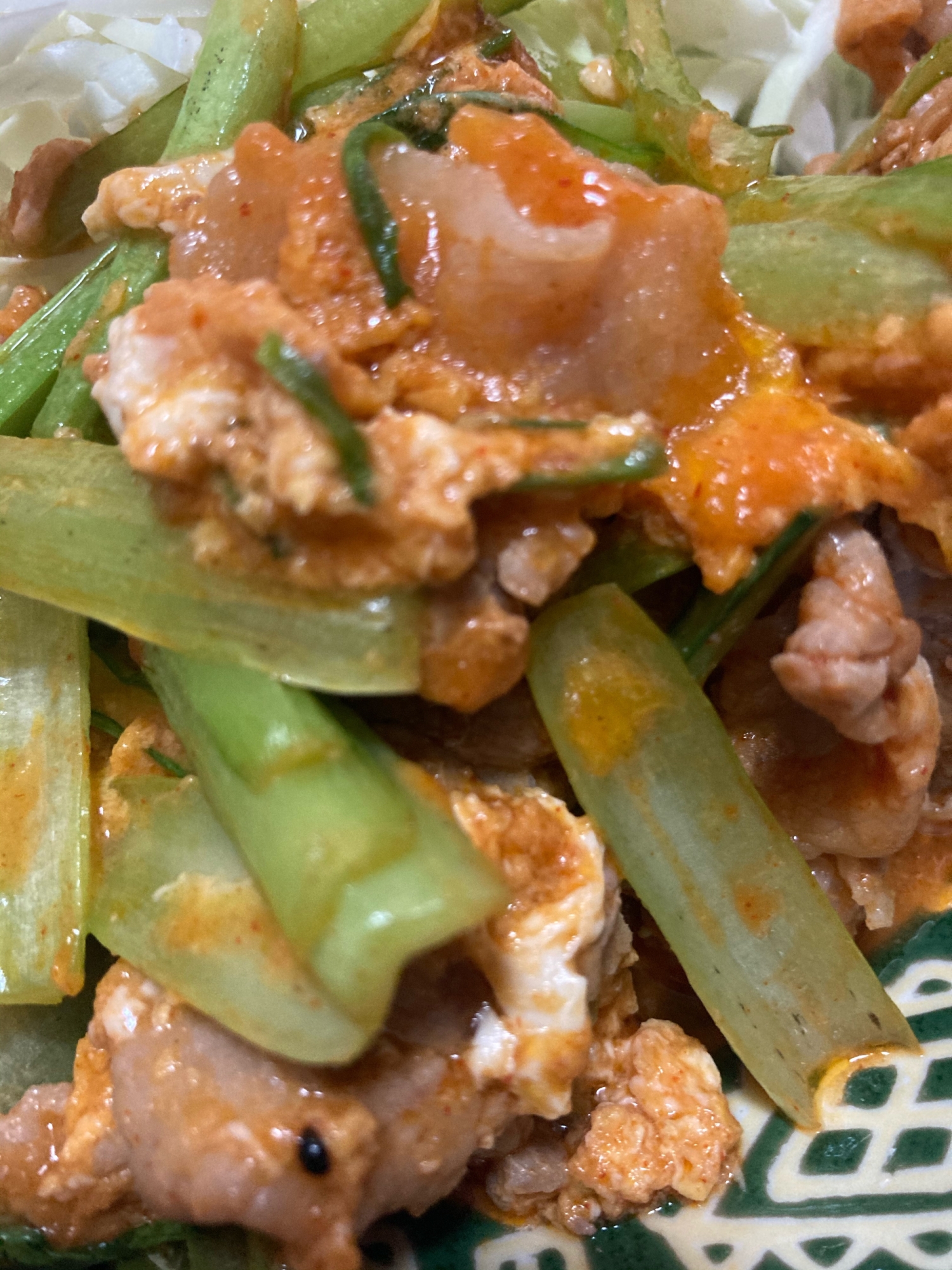 作り置きや丼にもおすすめ豚と青菜のチゲ卵とじ炒め