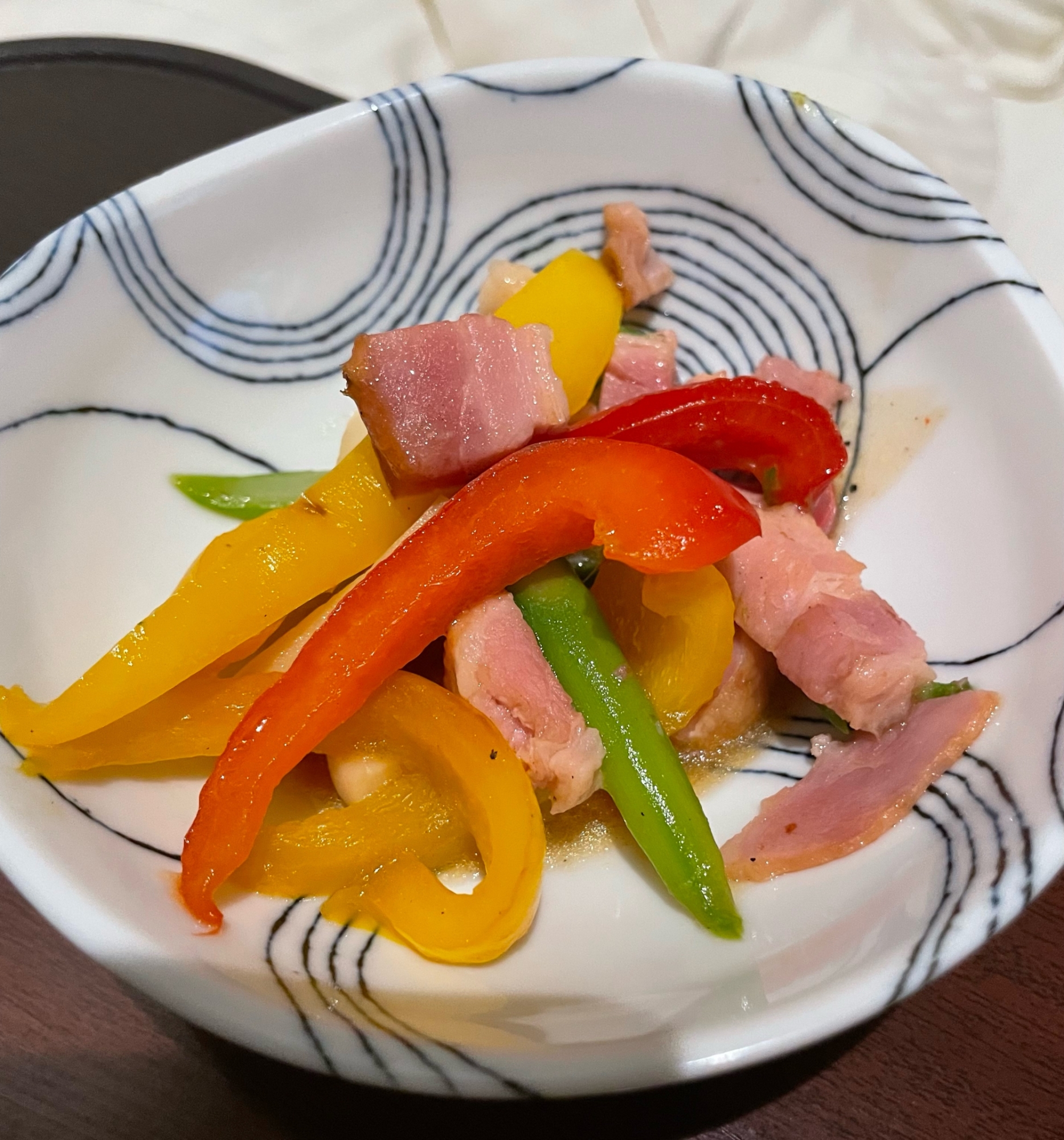 アスパラとパプリカのにんにく醤油炒め