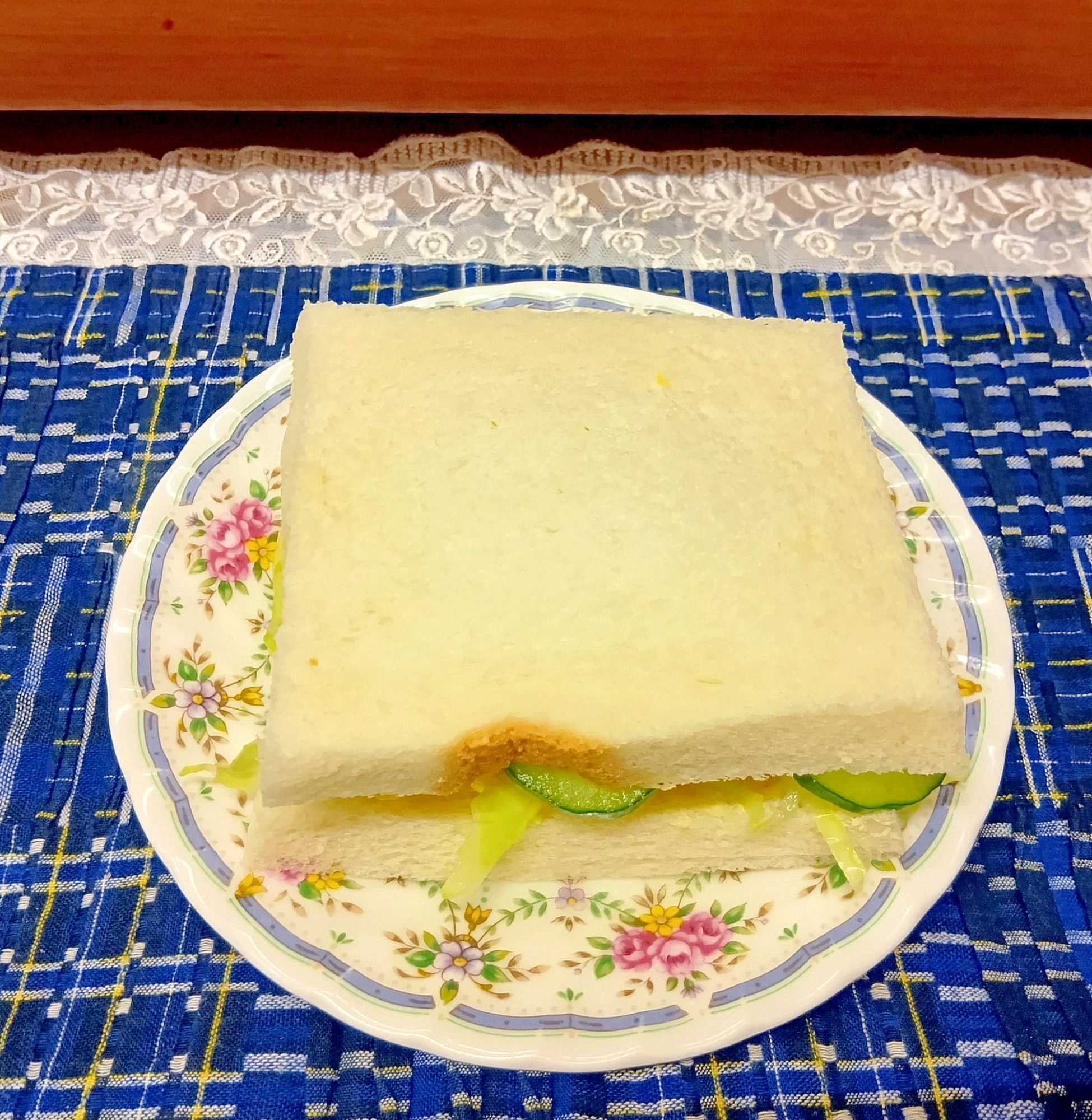 サラダサンドイッチ