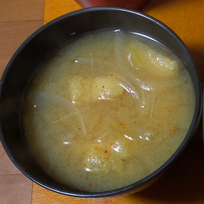 簡単！玉ねぎと油揚げのお味噌汁