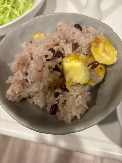 冷凍の栗で栗赤飯（栗に塩糀で下味）