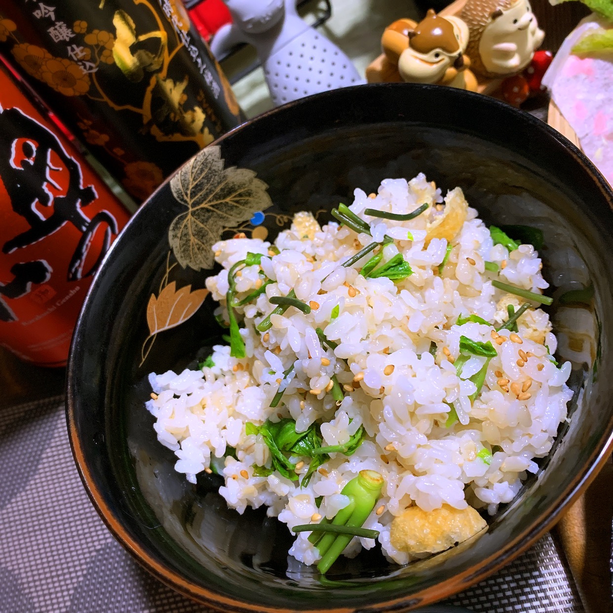 コシアブラとお揚げと胡麻の混ぜご飯