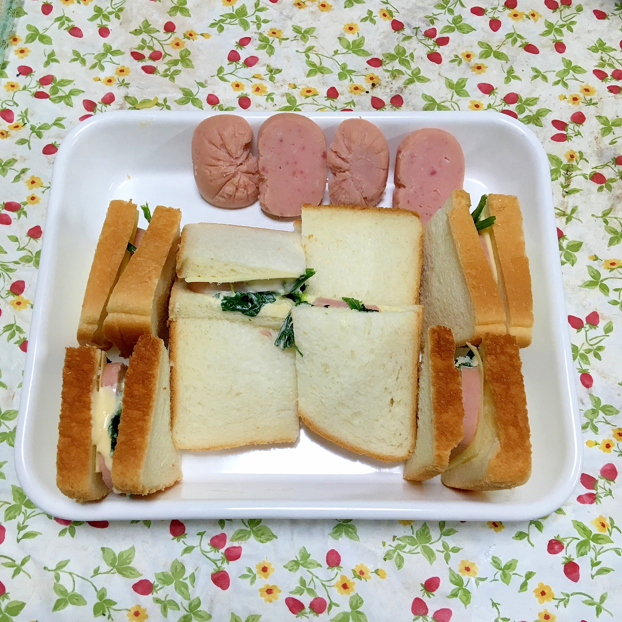 フィッシュハムで作るほうれん草とチーズのサンド