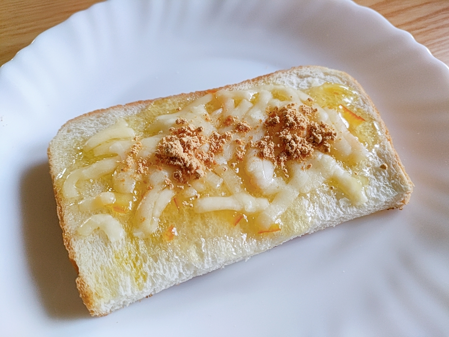 マーマレードとチーズときな粉のトースト
