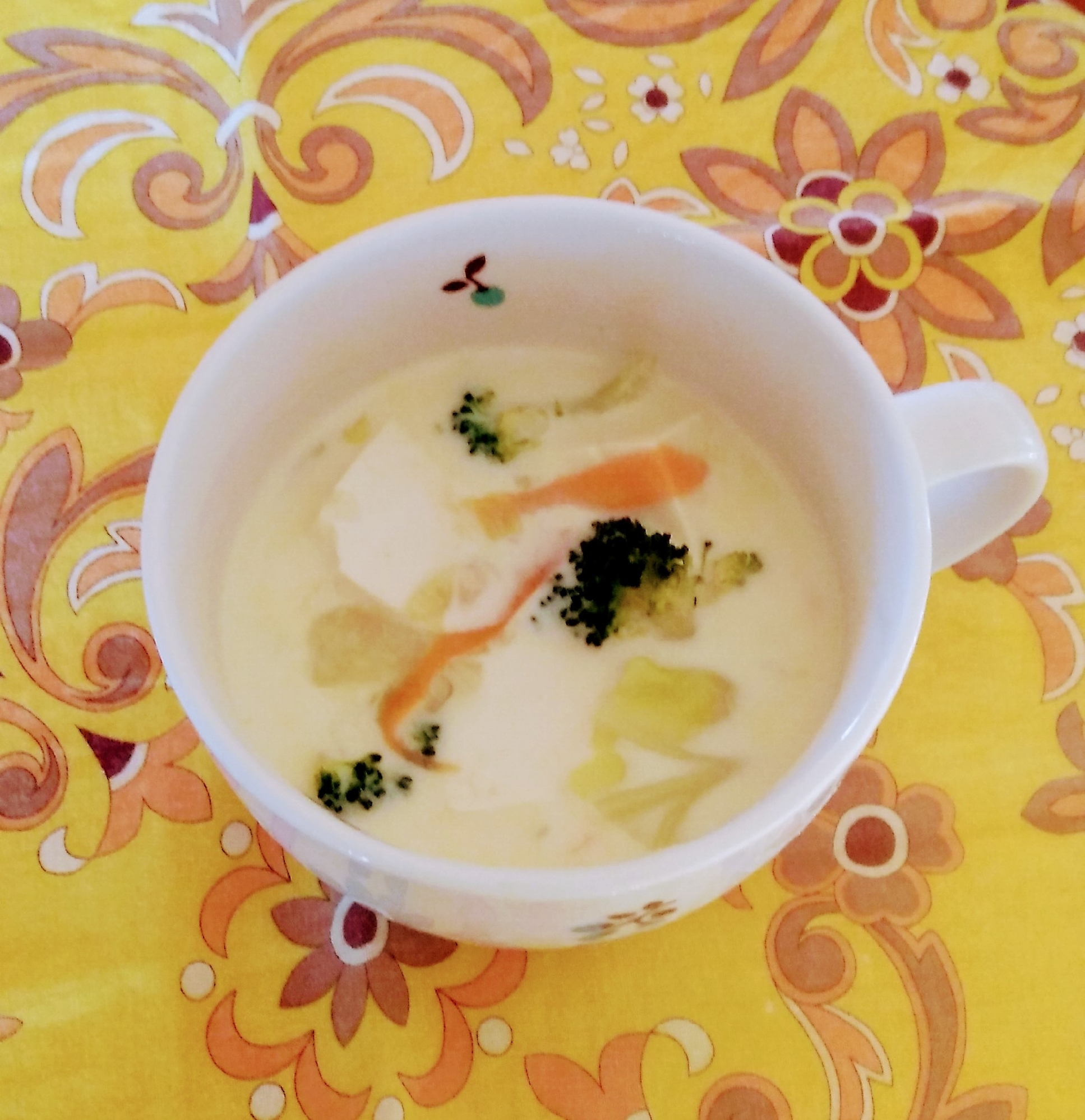 豆腐と野菜の豆乳スープ