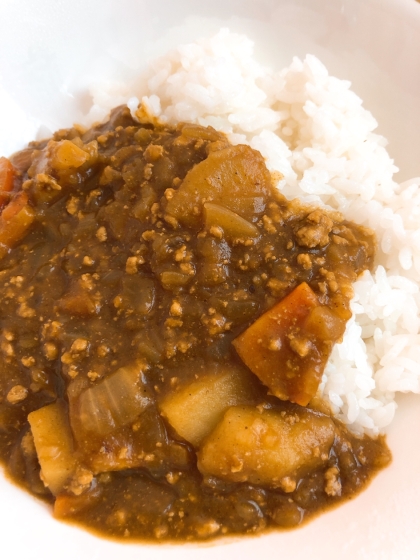 りんご〜〜〜とろーりとけーてる♪りんごカレー