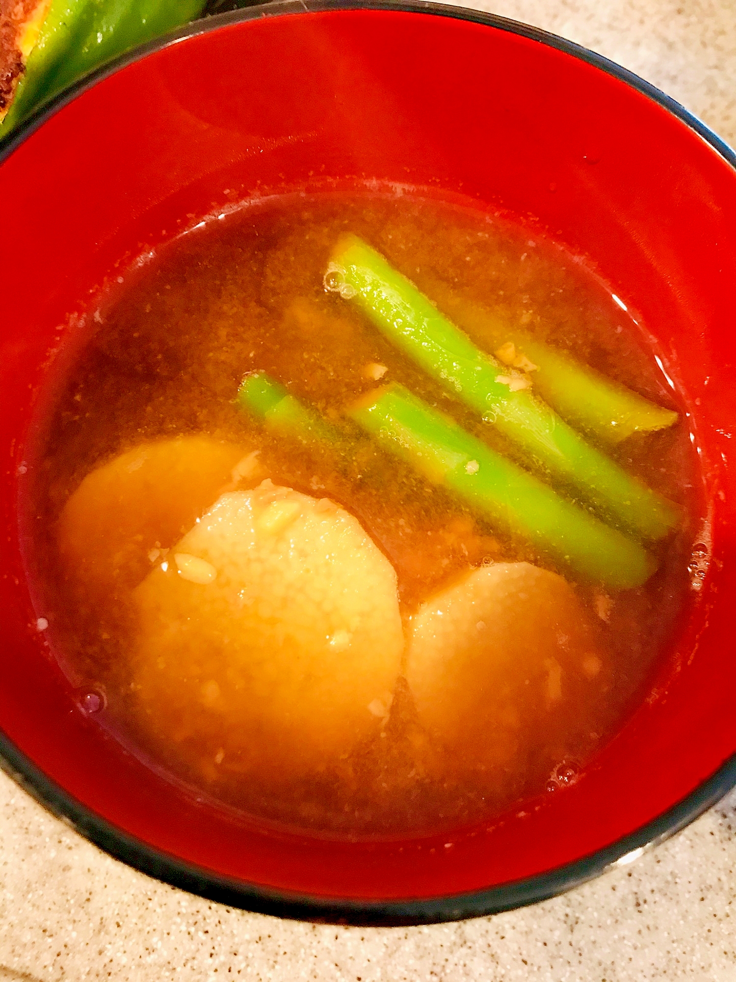 長芋とアスパラの味噌汁