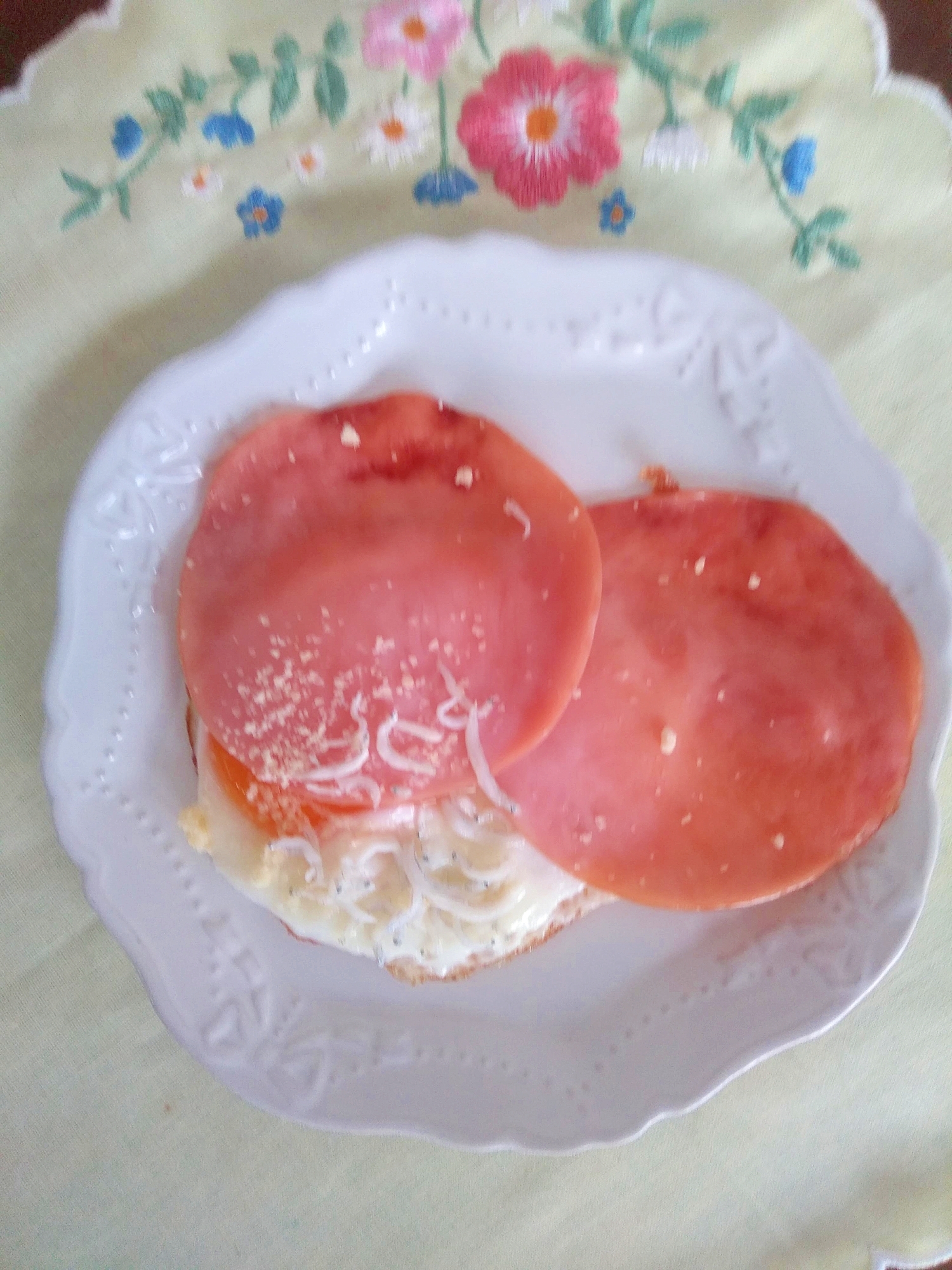 欲張り～上乗せハムの目玉焼き