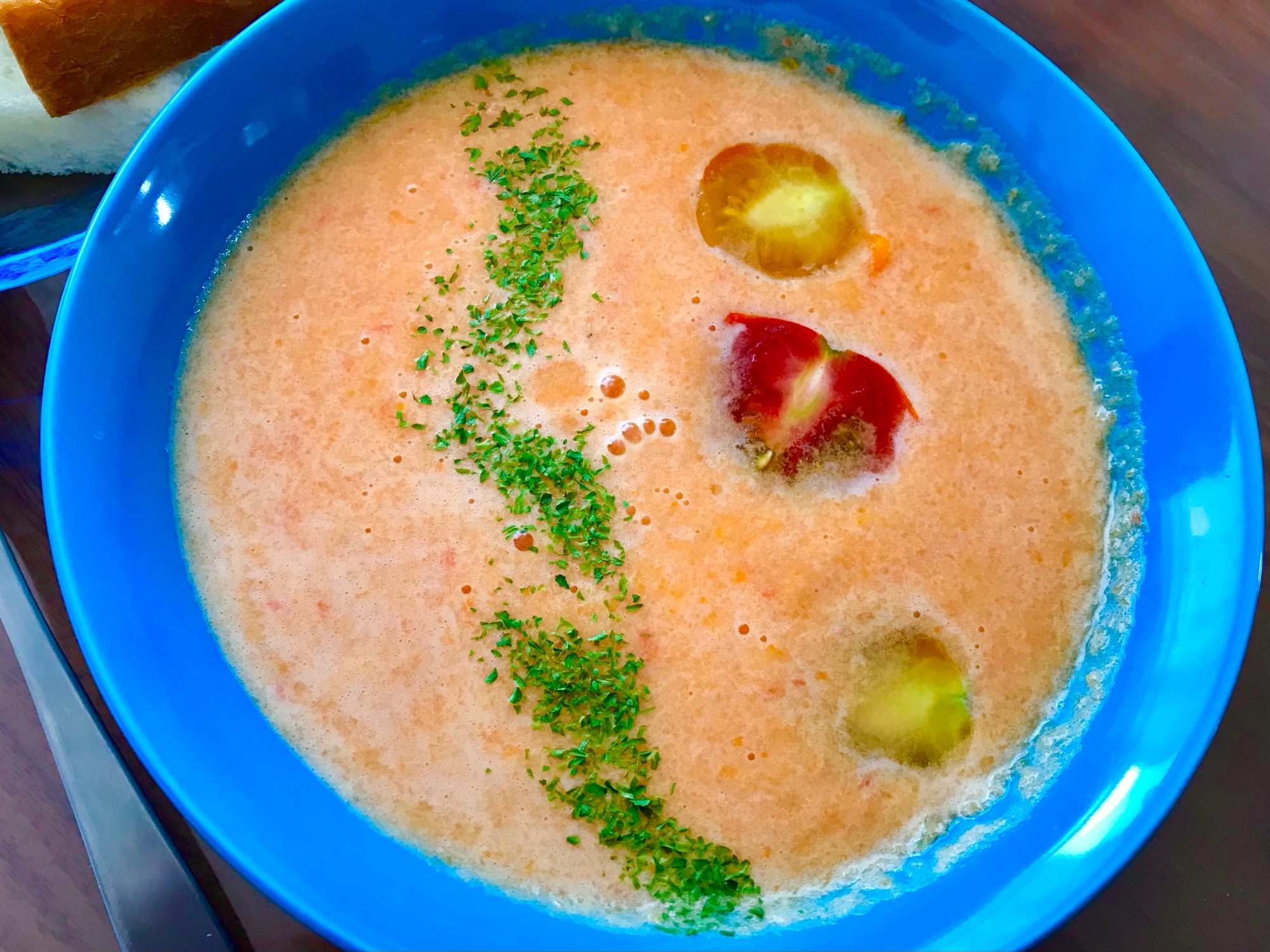 人参と玉ねぎとトマトのスープ