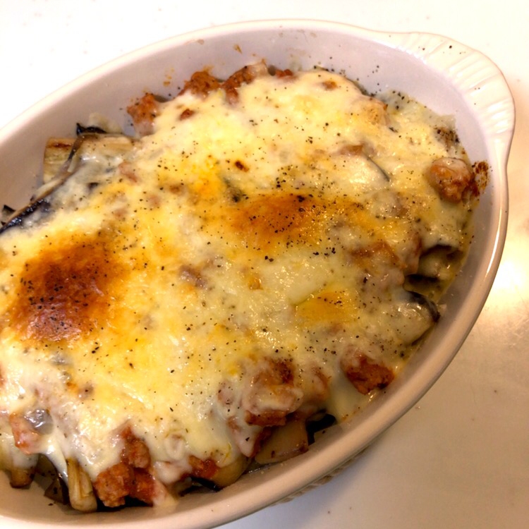 市販のトマトソース缶で 茄子のミートソースチーズ レシピ 作り方 By ゆきのえ 楽天レシピ