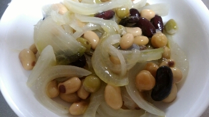 洋食のための常備菜☆豆とオリーブのサラダ