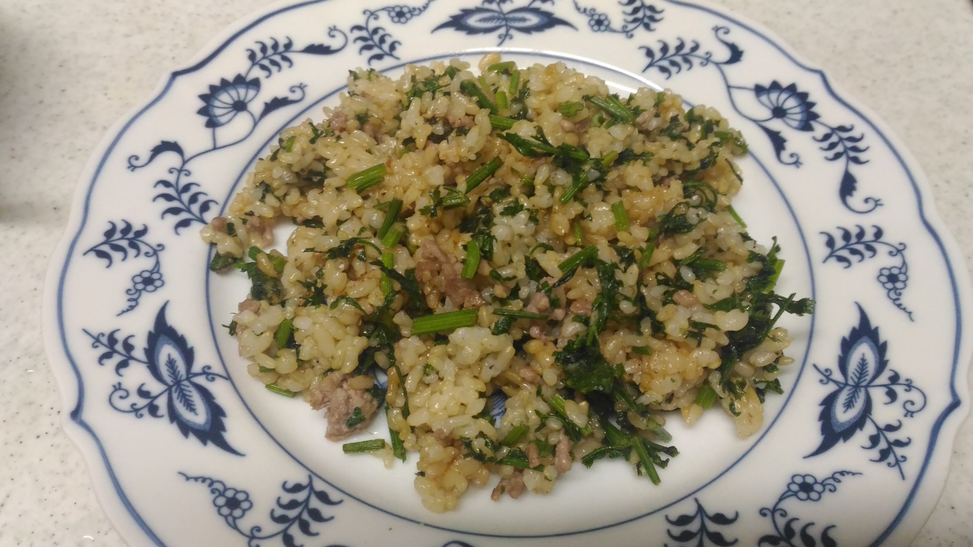 人参の葉と豚挽き肉のチャーハン