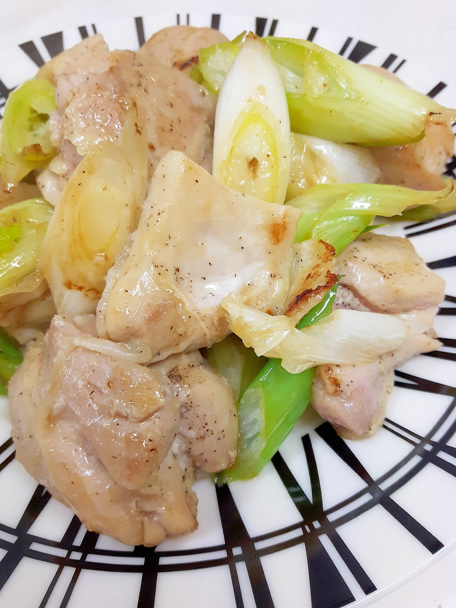 子供が喜ぶ 鶏もも肉と長ネギの塩炒め レシピ 作り方 By Acchan66 楽天レシピ