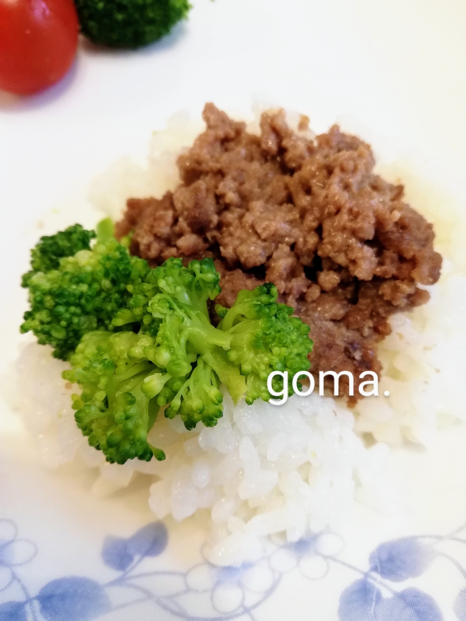 ひき肉とブロッコリー乗せご飯