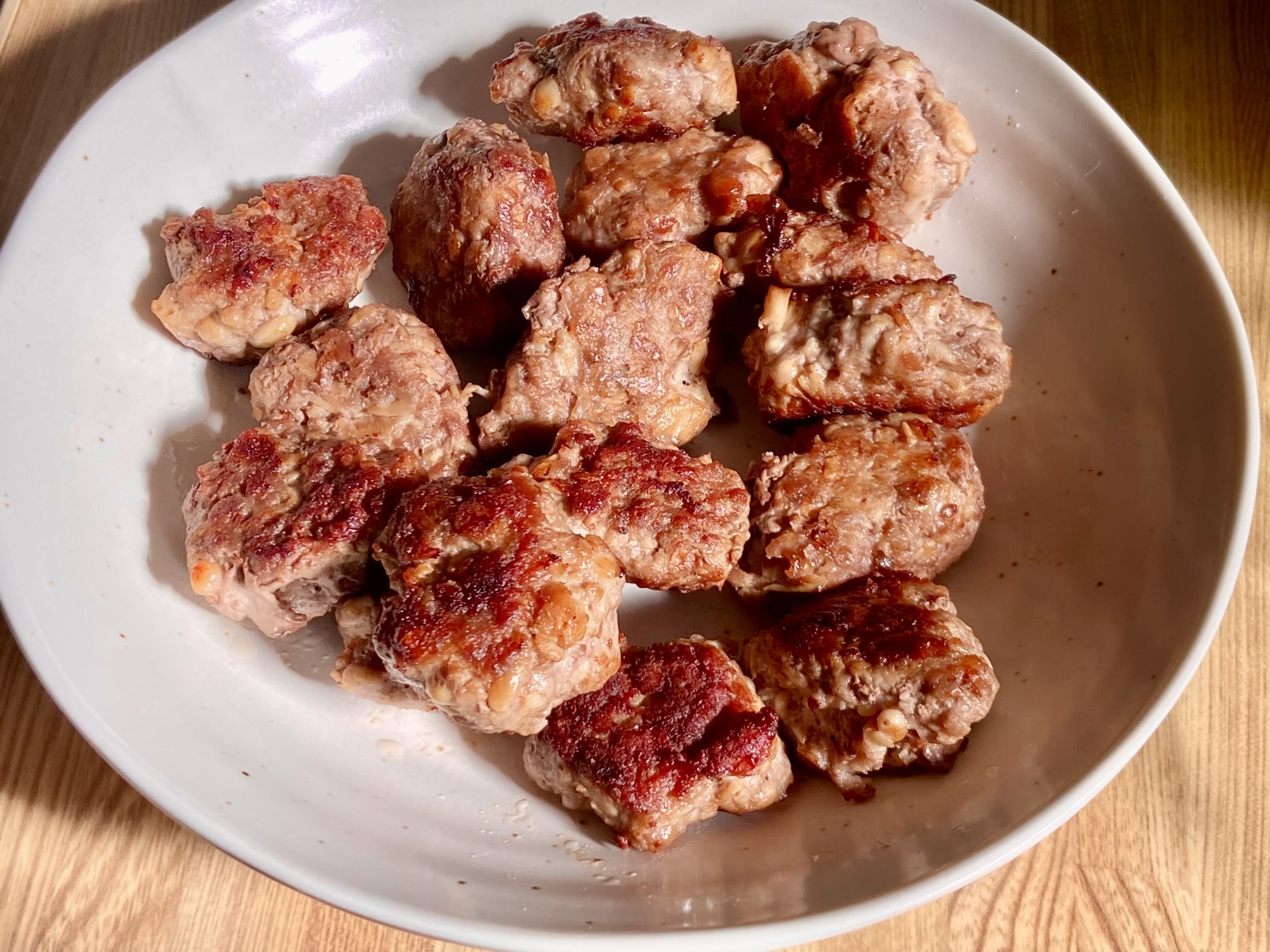 ひき肉とエノキのサイコロ焼き