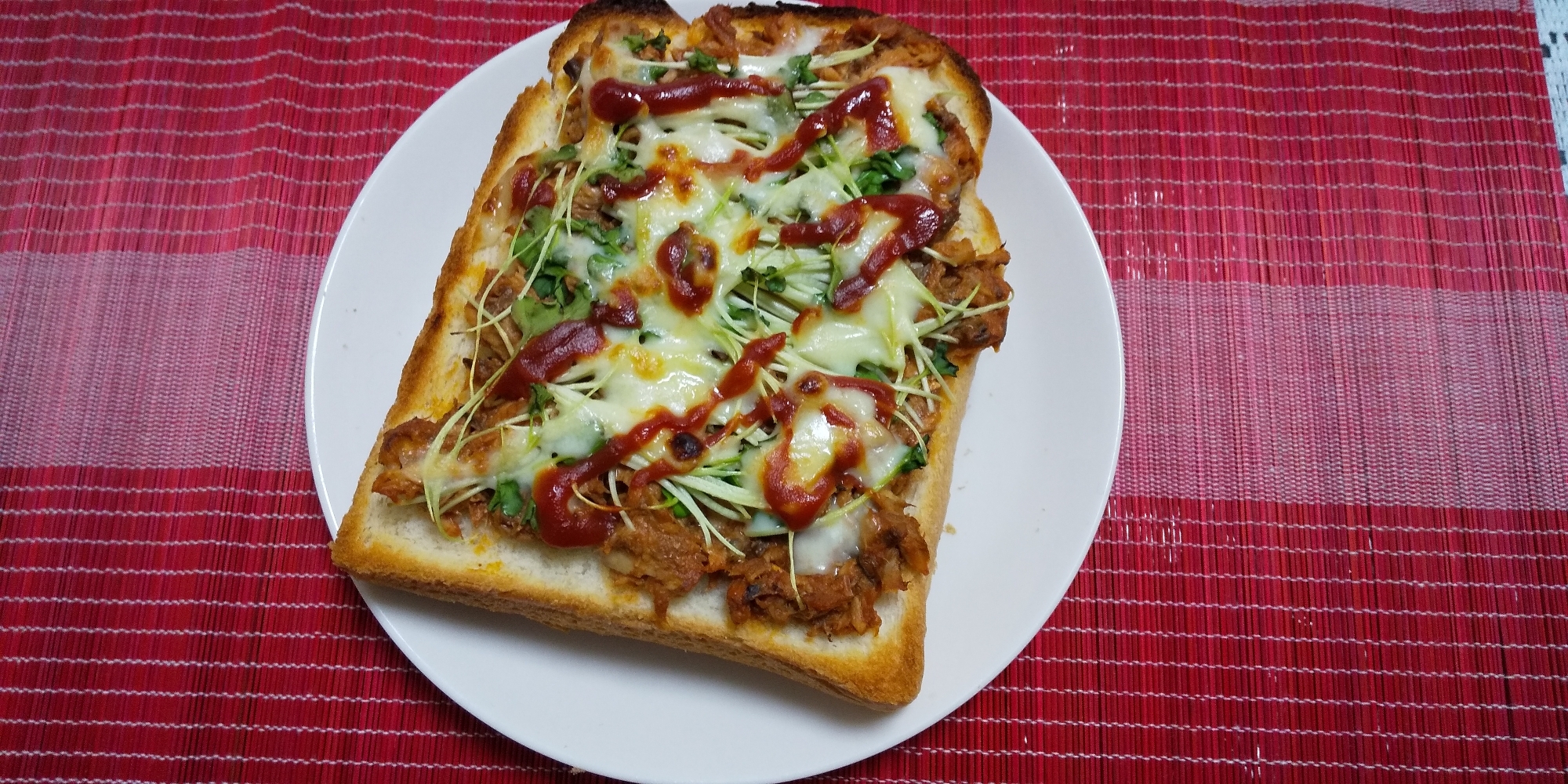 パンで朝食♪さば缶とカイワレのケチャップトースト