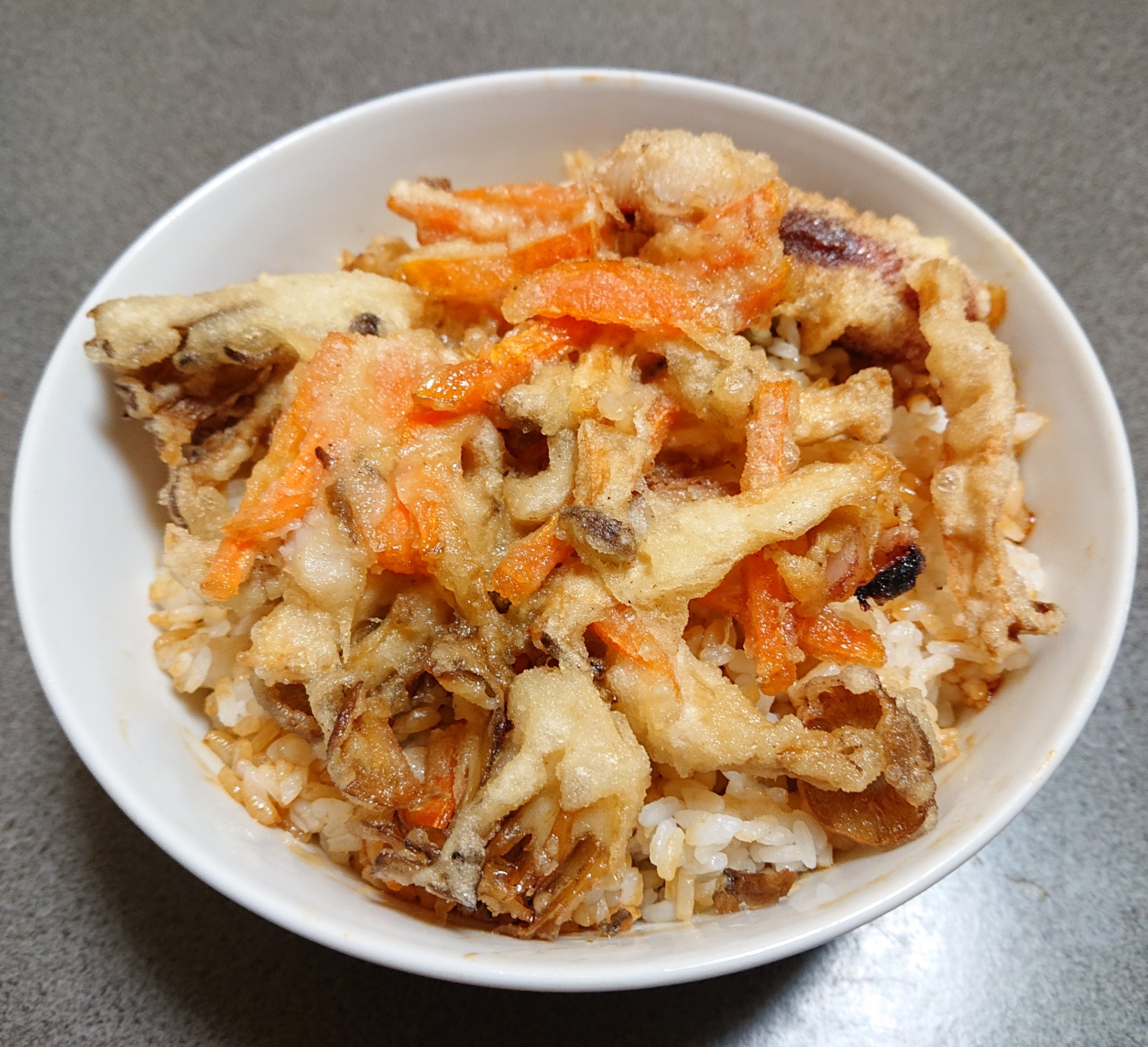 舞茸としめじのかき揚げ丼