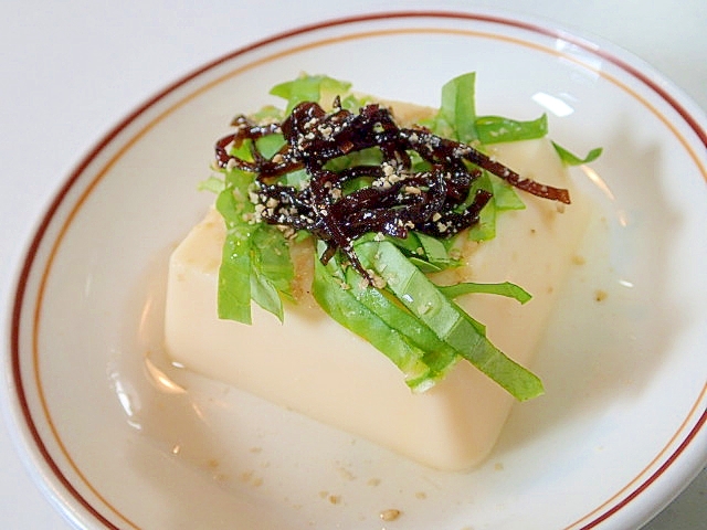 サラダ菜と昆布佃煮のごま香る卵豆腐