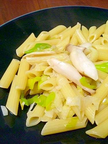 梅こぶ茶風味の白ねぎとエリンギのパスタ　