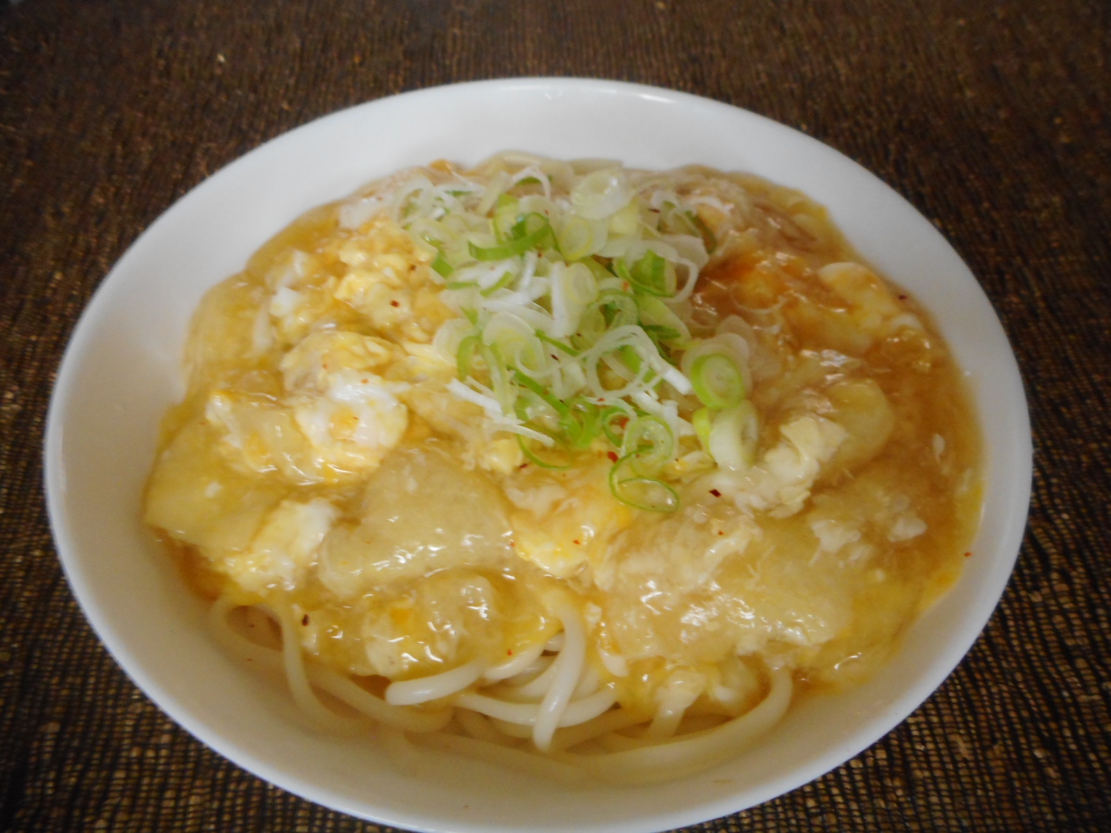 お揚げと卵あんかけうどん