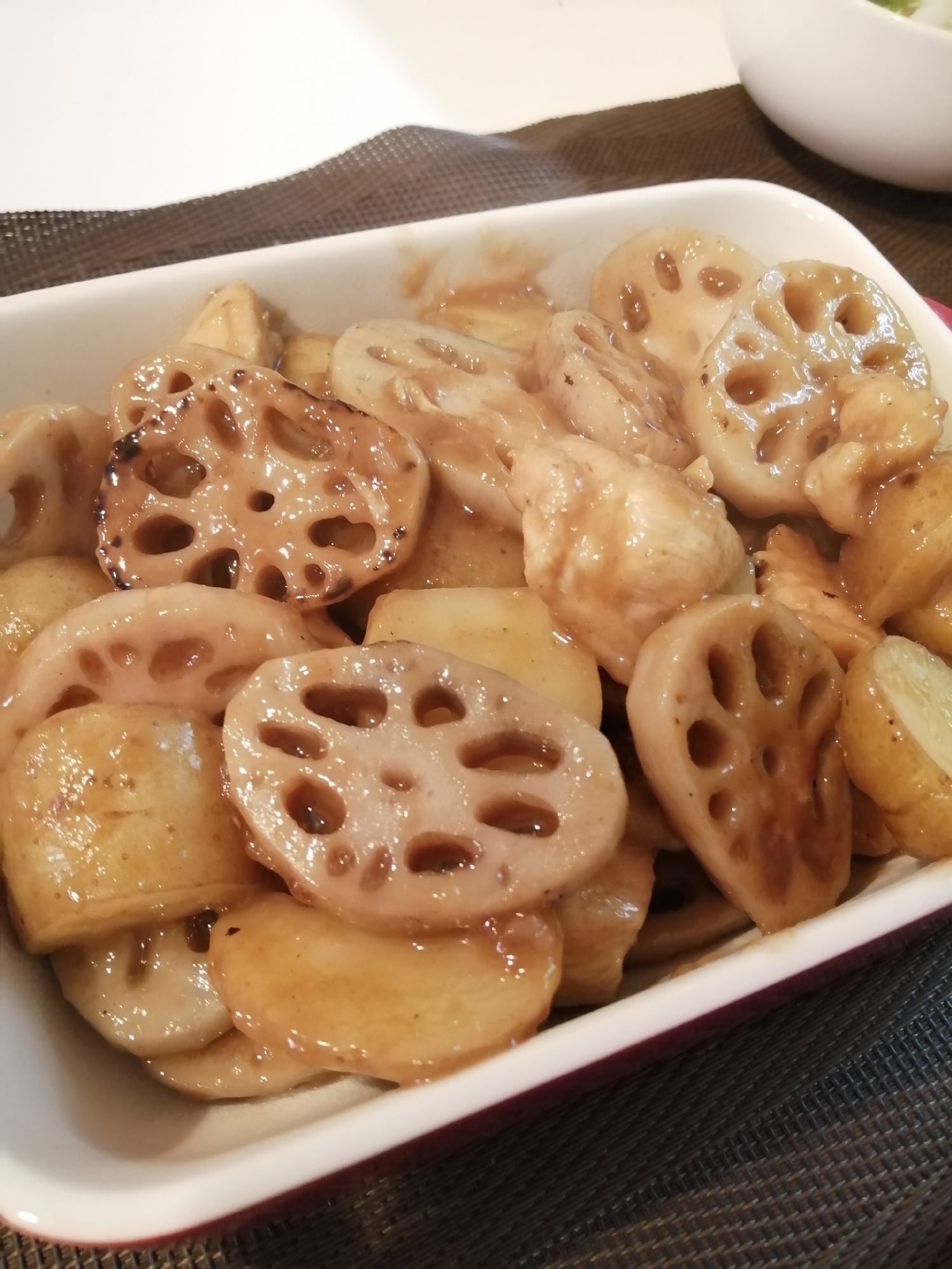 鶏と蓮根とじゃが芋のバター醤油炒め