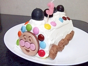 ロールケーキで簡単！アンパンマンの電車ケーキ
