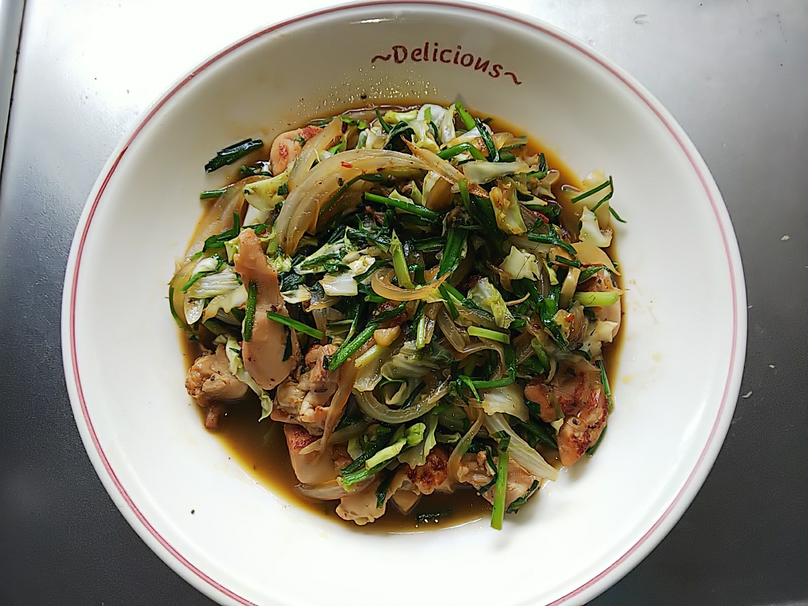 鳥もも肉とキャベツ、にらの野菜炒め