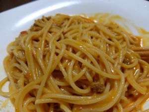 少し余っていたひき肉も加えてみました。トマトソースのパスタって本当に飽きないおいしさがありますね♪定番にしたいです、ごちそうさまでした＾＾