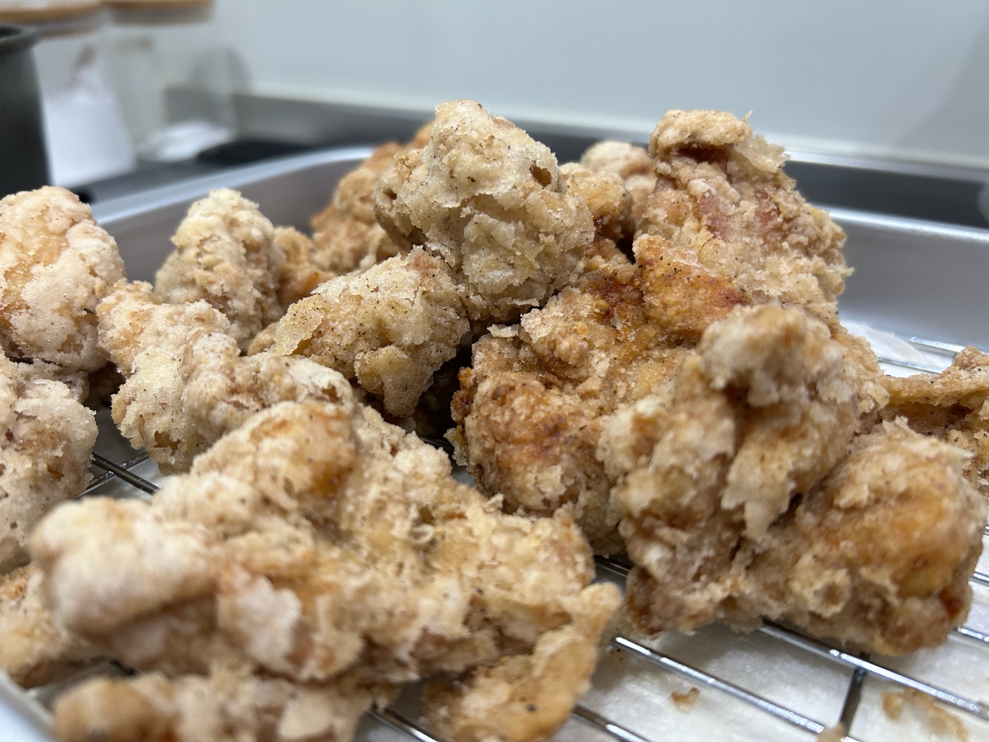 鶏もも肉のジューシー唐揚げ