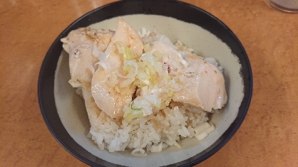 鶏肉のねぎ塩タレ丼