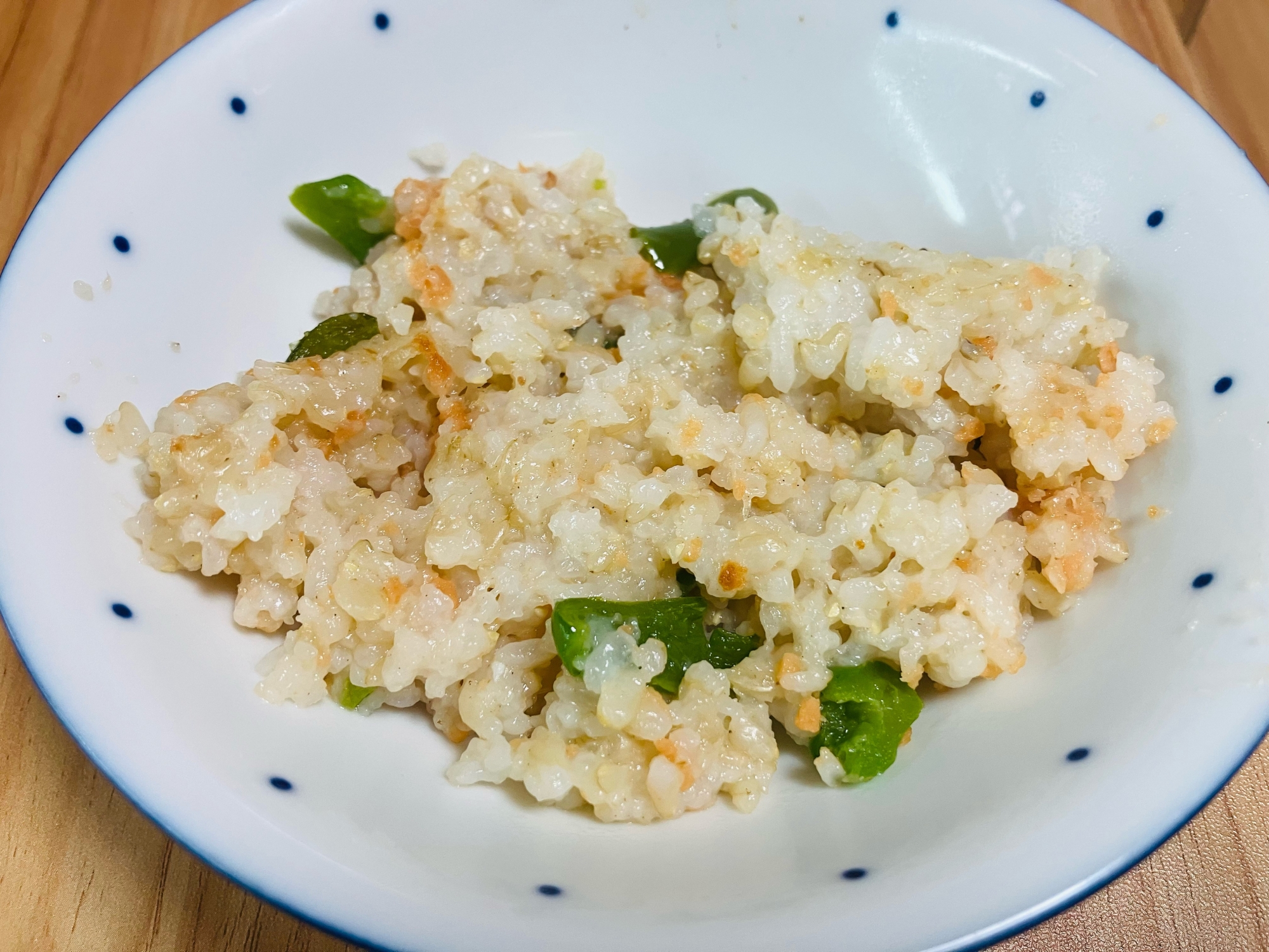 鮭フレークとピーマンの炒飯