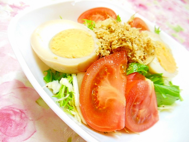 ❤水菜と大葉とトマトと山葵ドレ漬け卵のサラダ❤