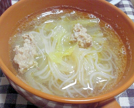 ビーフンを入れた中華スープ