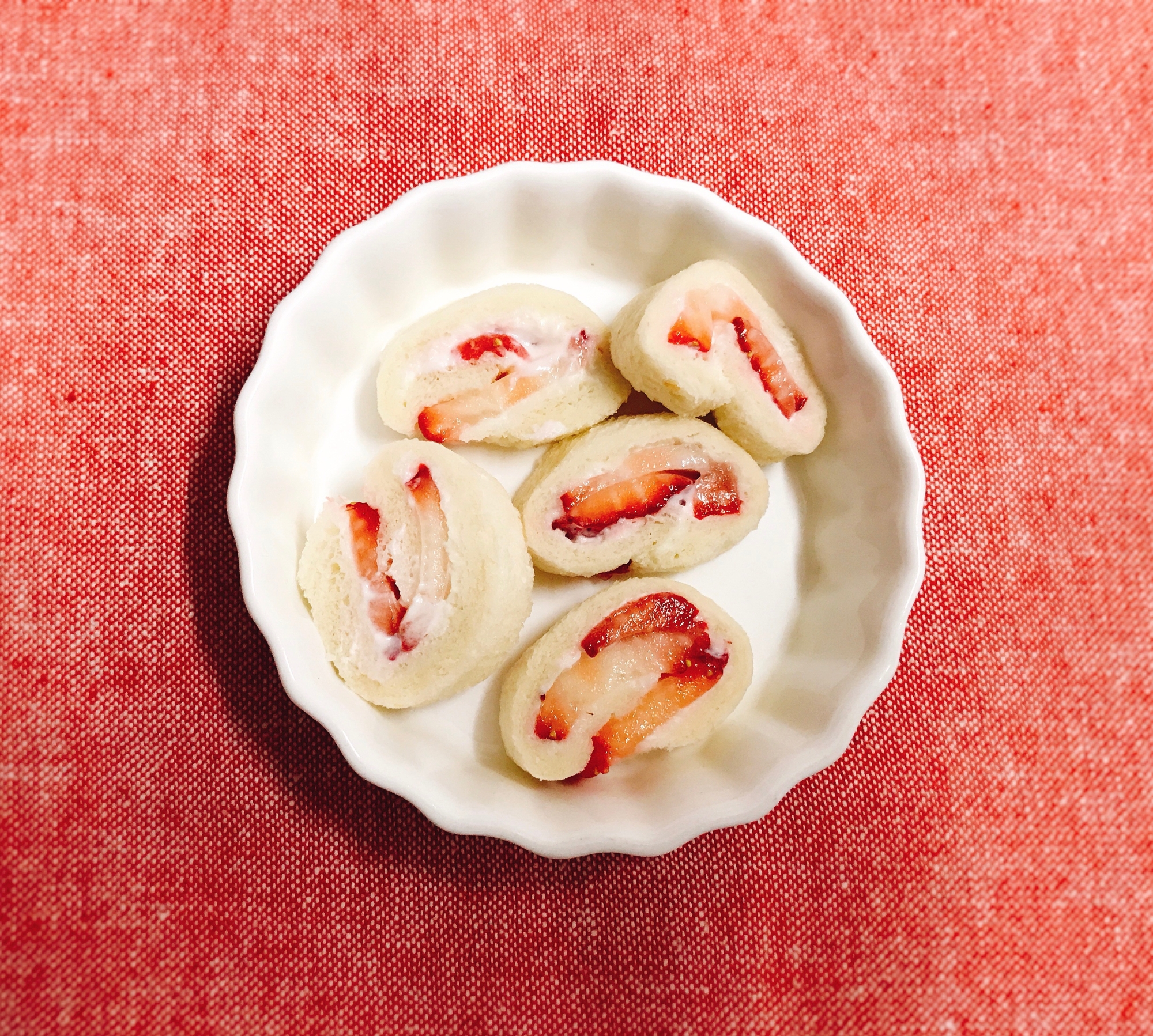 離乳食完了期 イチゴとヨーグルトのクルクルサンド レシピ 作り方 By Cocopoteito 楽天レシピ 離乳食完了期 イチゴとヨーグルトのクルクルサンド レシピ 作り方 By Cocopoteito 楽天レシピ