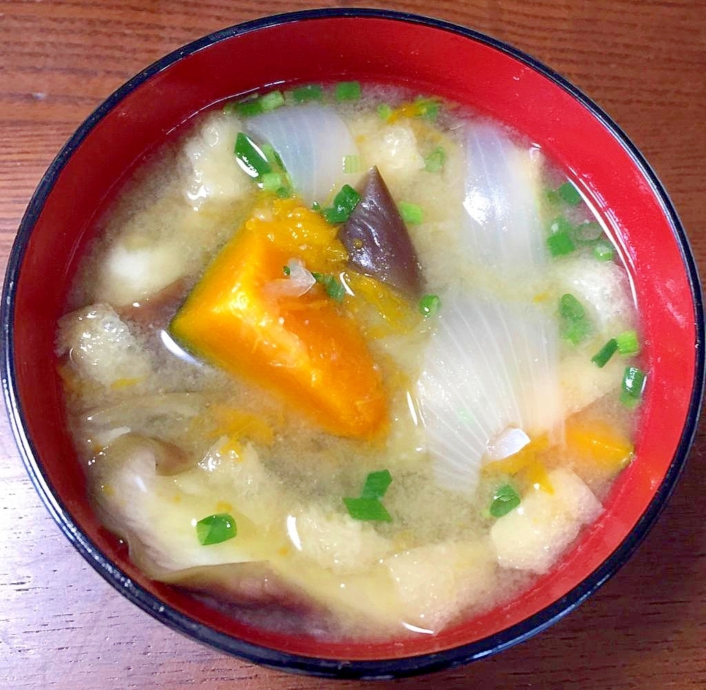 なすとかぼちゃと玉ねぎと油揚げの味噌汁 レシピ 作り方 By はわゆり 楽天レシピ