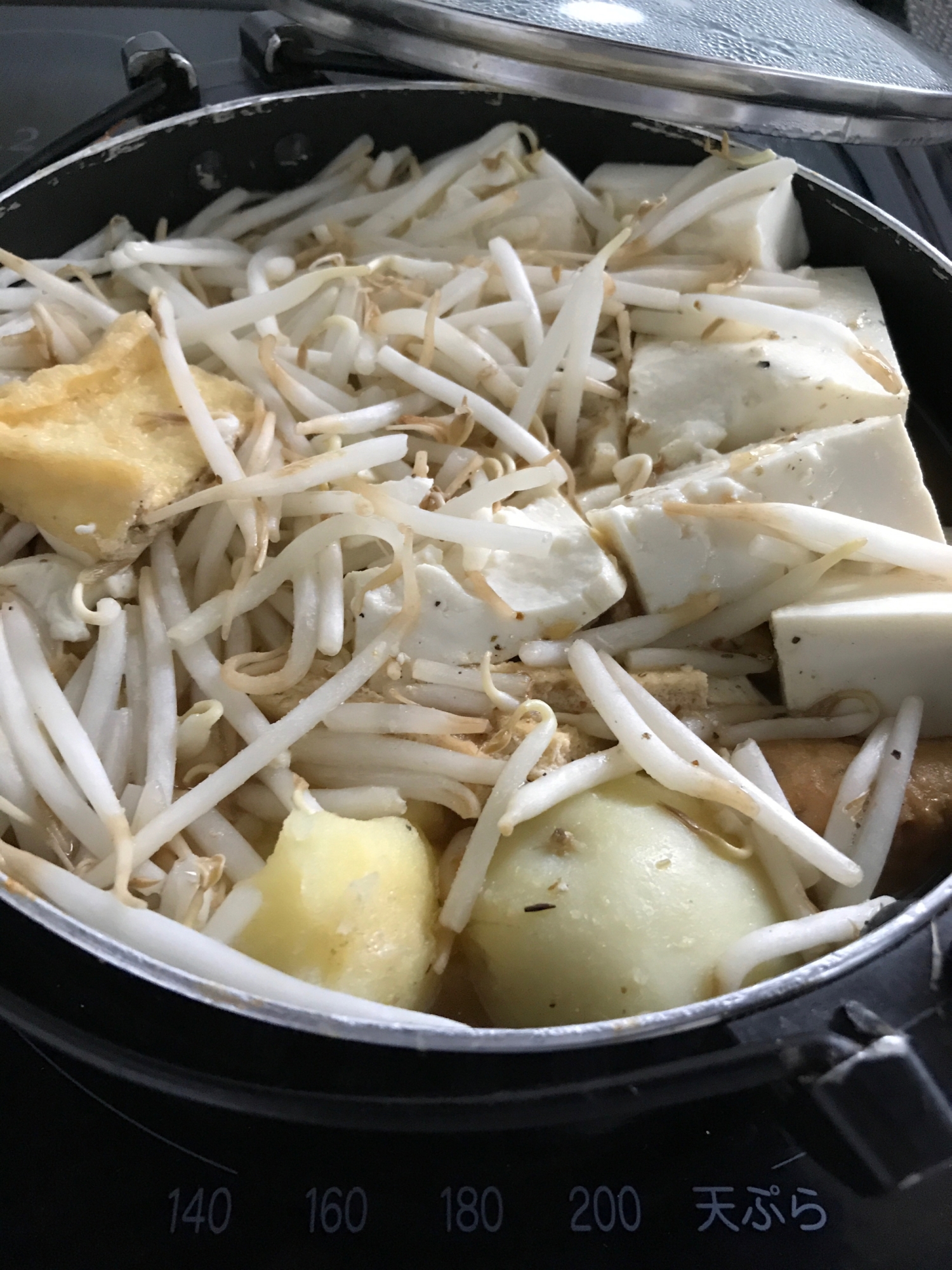 豆腐と油揚げの鍋