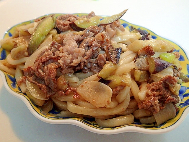 ジャンボ大蒜入り　牛肉と茄子のスタミナうどん♬