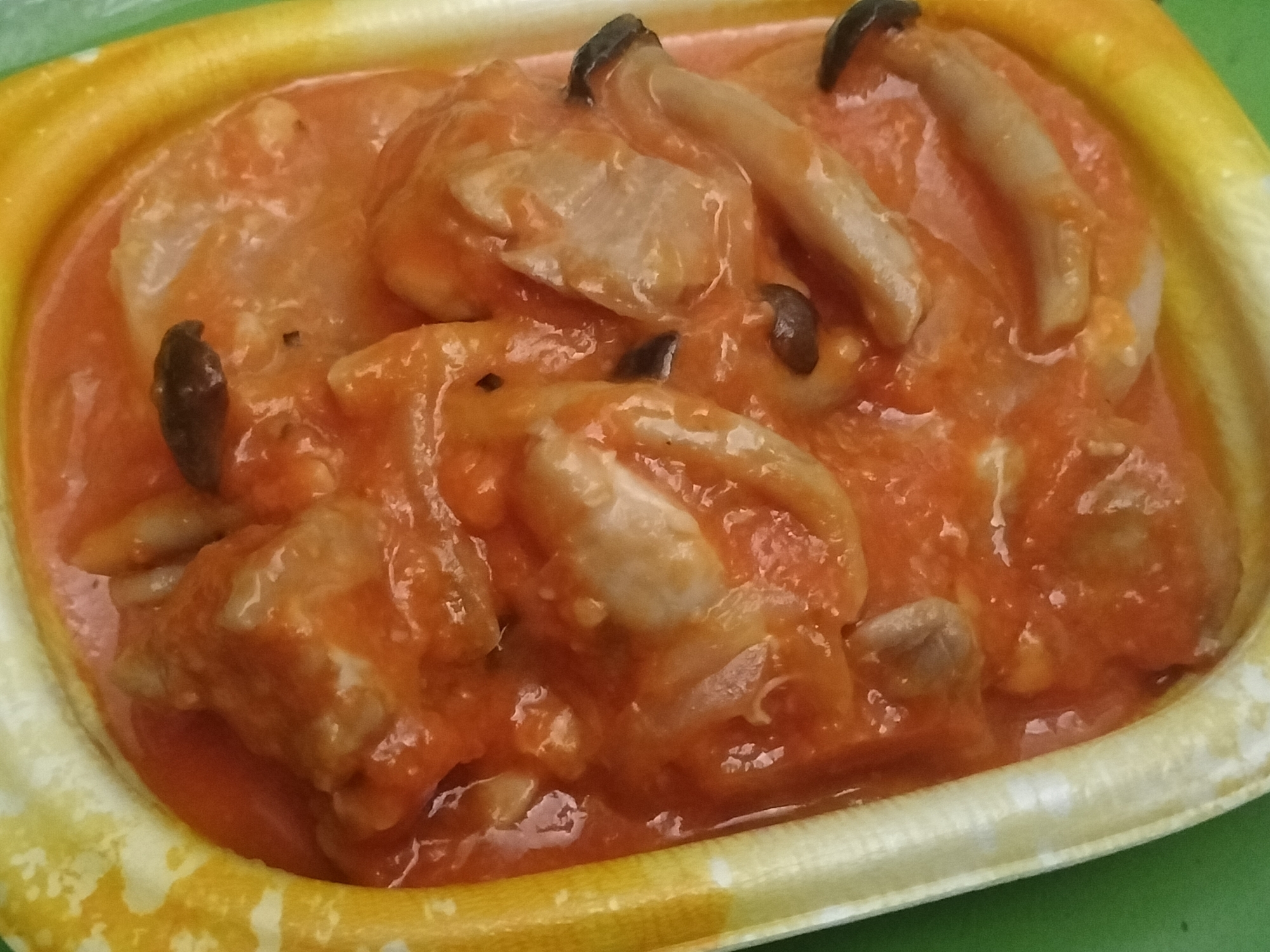 炊飯器で簡単作り置き♪鶏もも肉の野菜ジュース煮込