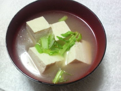 大根の葉と豆腐の味噌汁