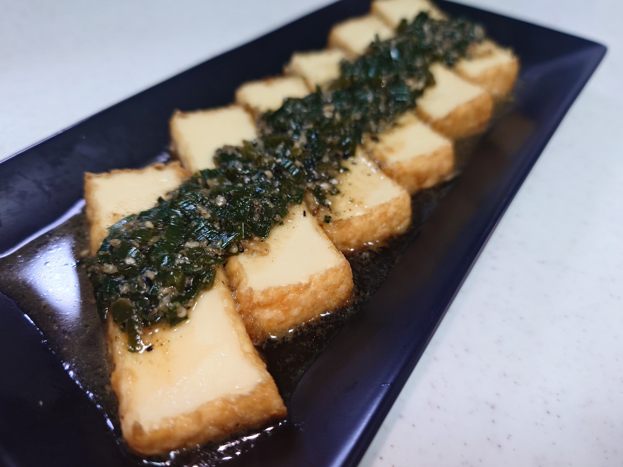 【レンジとトースターで簡単】焼き厚揚げのニラだれ