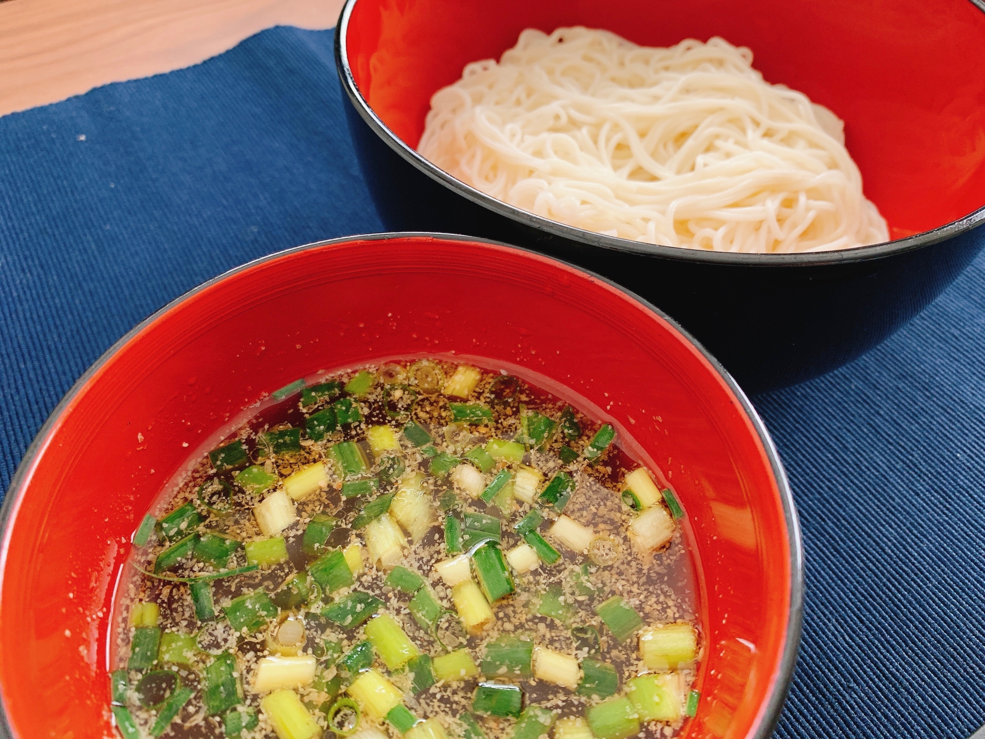 ピリ辛つけ汁そうめん