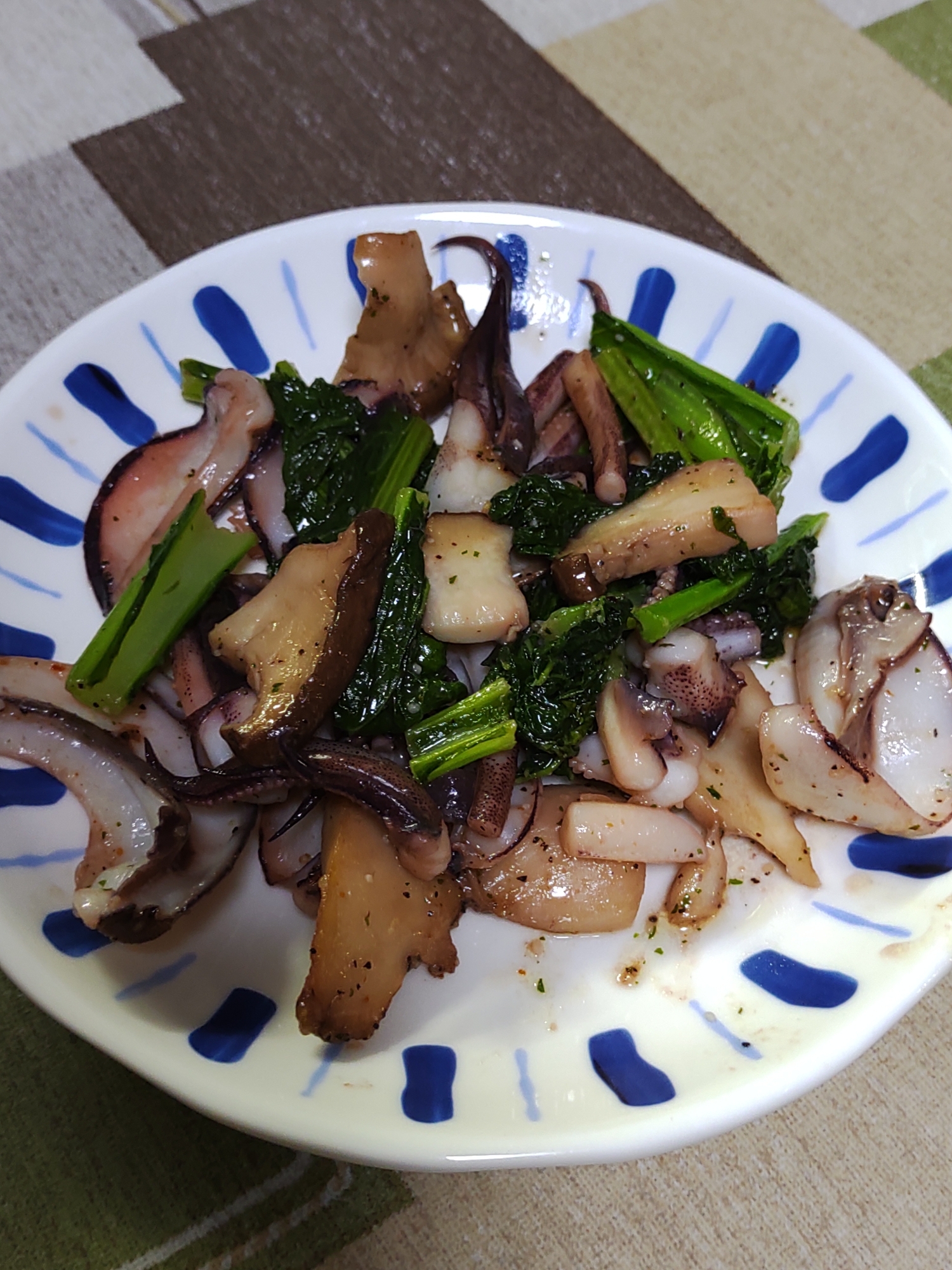 青菜とイカのガーリック炒め レシピ 作り方 By Aoriika 楽天レシピ 青菜とイカのガーリック炒め レシピ 作り方 By Aoriika 楽天レシピ