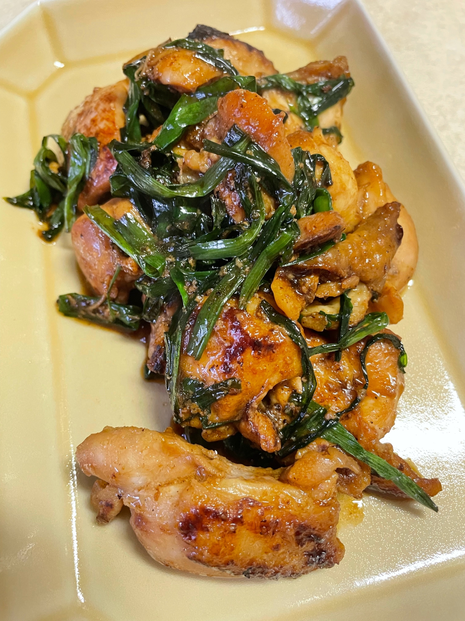 鳥もも肉とニラの塩麹炒め