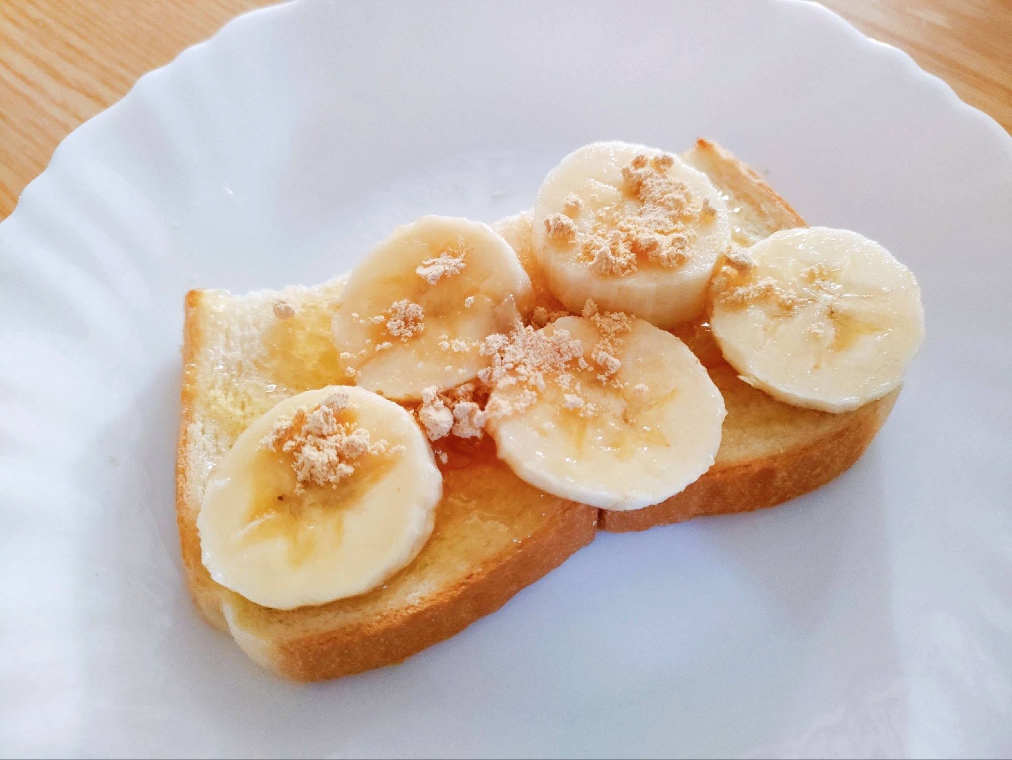 バナナとマーマレードときな粉のトースト