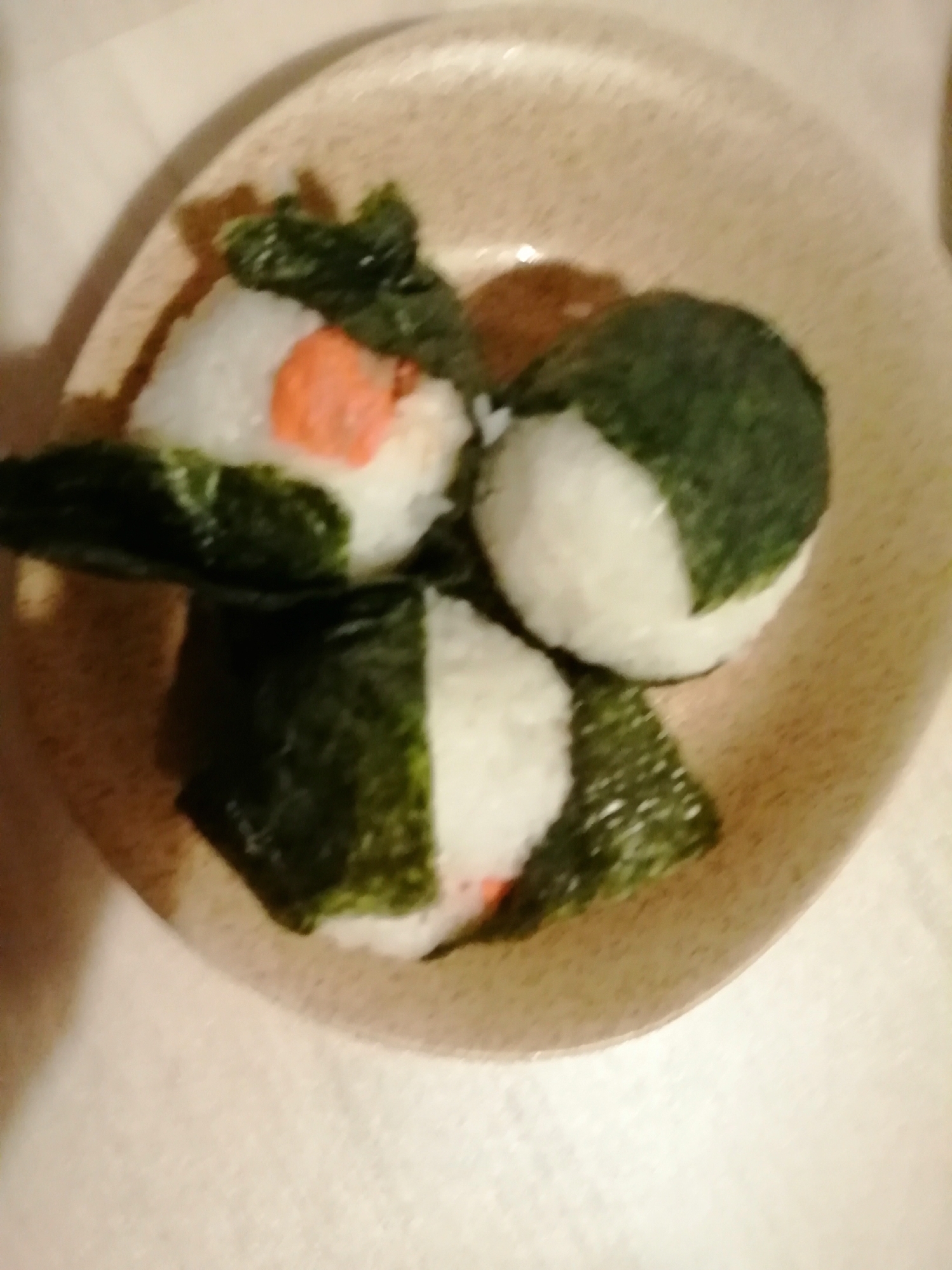鮭と梅干しのおにぎり