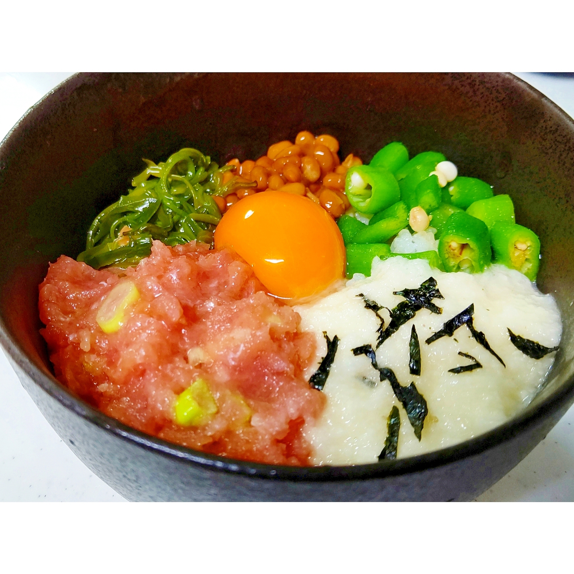 【簡単ヘルシー】具だくさんのネバネバ丼