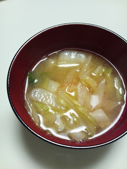キャベツ・大根・たまねぎ・白菜の味噌汁
