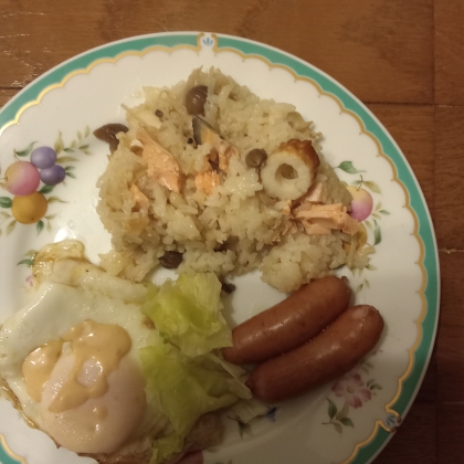 いいダシが出る❤甘塩鮭&エノキ&竹輪の炊き込みご飯